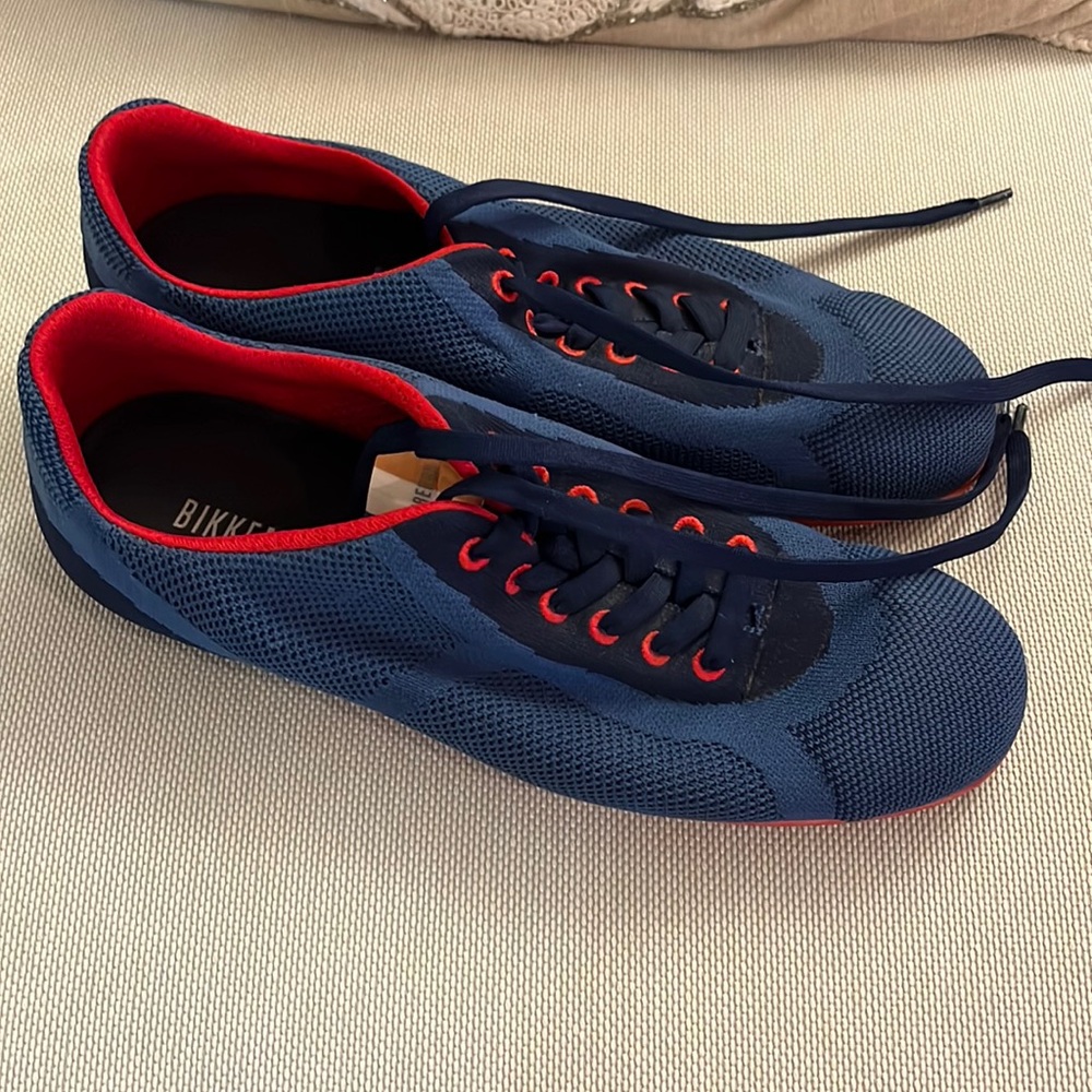 Selling Bikkermebergs sneakers